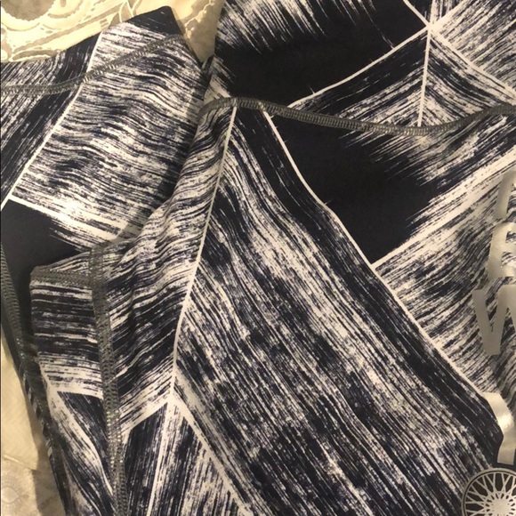 NYC SoulCycle 🚲 Lululemon 8 Capri pants - Picture 2 of 4